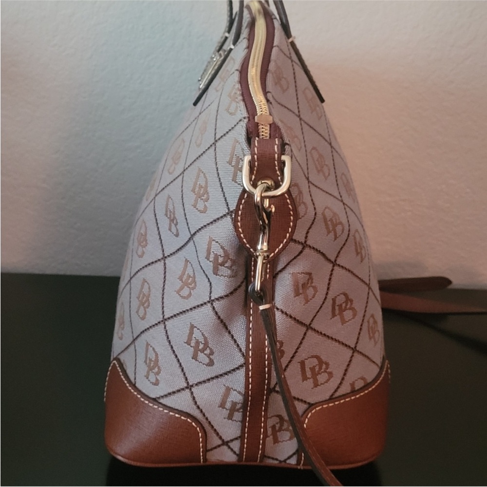 Dooney and Bourke Maxi Quilt Large
Gabriella EUC - Picture 7 of 16